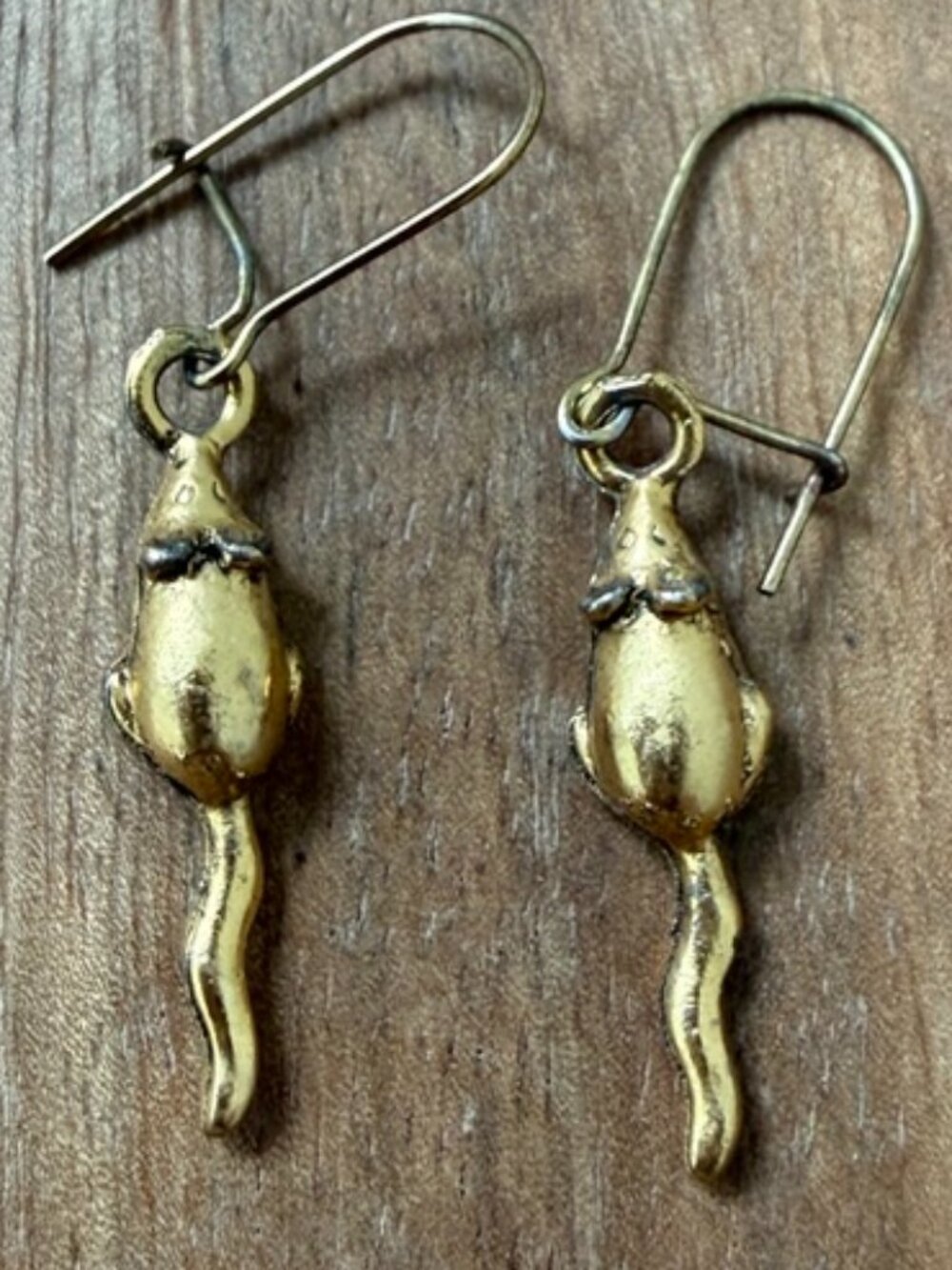 Vintage JJ JONETTE JEWELRY Gold Tone Little Mouse Dangle Drop Earrings